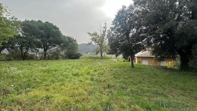 Sòl residencial a Llinars del Vallès 1015.00 m2