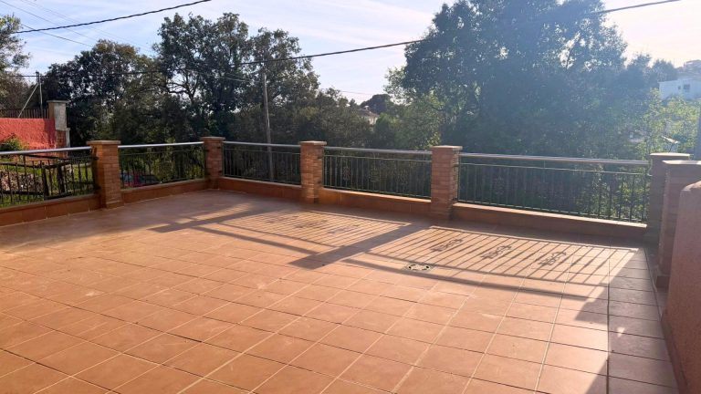 Unifamiliar aïllada a Cànoves i Samalús 300.00 m2